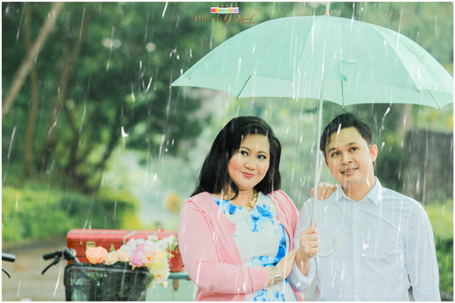 vintage themed prenup, rain prenup, vintage bicycle, good shepherd cebu prenup, liz cinco hair and makeup artist, bukoolfilms wedding video, portraits by bukool, cuckoo cloud concepts