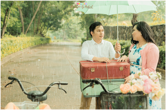 vintage themed prenup, rain prenup, vintage bicycle, good shepherd cebu prenup, liz cinco hair and makeup artist, bukoolfilms wedding video, portraits by bukool, cuckoo cloud concepts