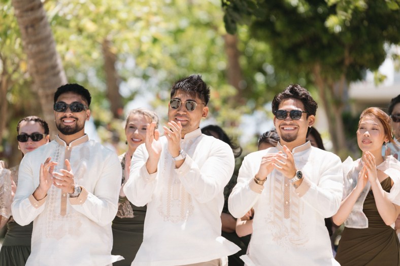 Rosh & Rachel Cebu Wedding, Cebu Wedding photographer, Nalusuan Island Cebu Wedding, wedding guests applauding