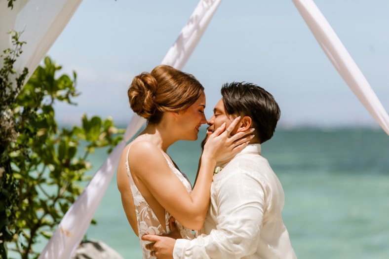Rosh & Rachel Cebu Wedding, Cebu Wedding photographer, Nalusuan Island Cebu Wedding, first kiss of the bride and groom